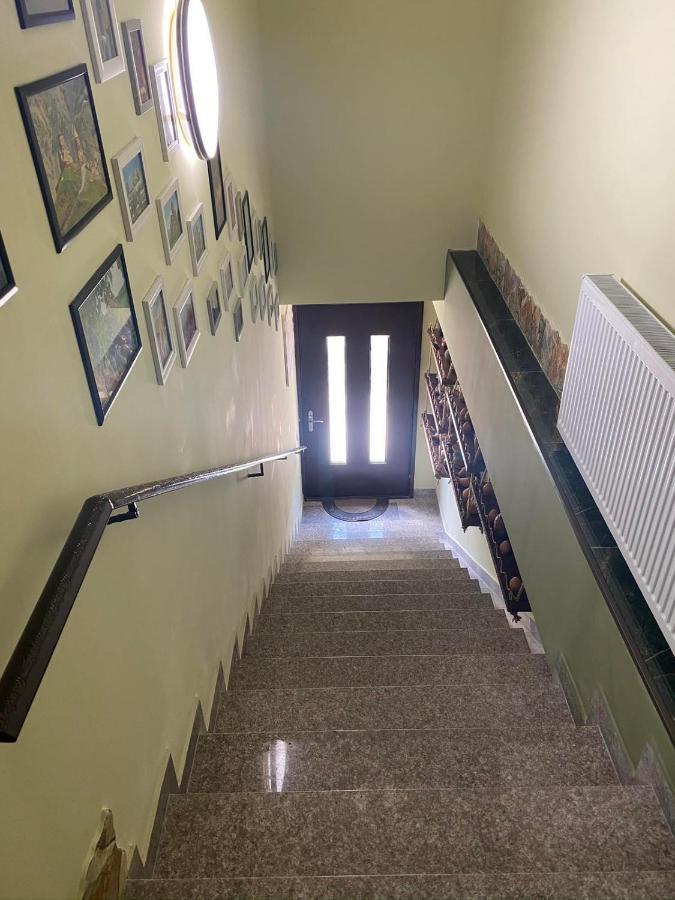 Art Hole Bed & Breakfast คูทายสิ ภายนอก รูปภาพ